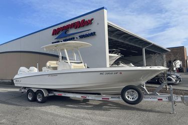 27' Boston Whaler 2021 Yacht For Sale